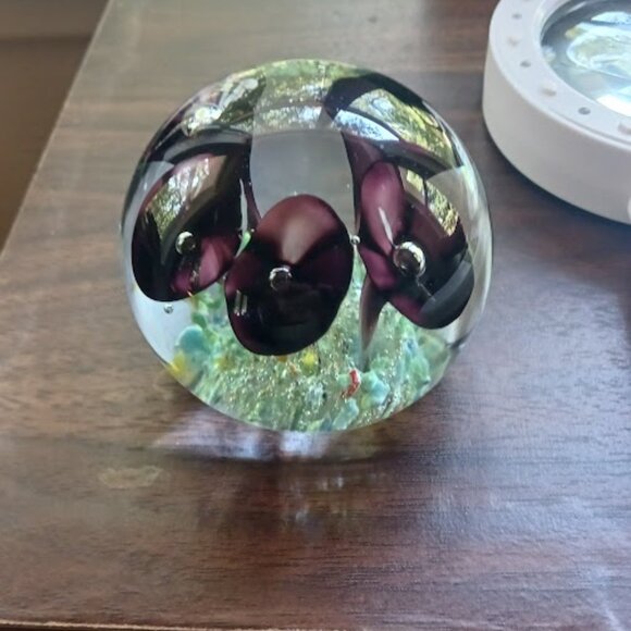 Rare Murano Vtg Paperweight; Burgundy Trumpet Flowers w/ Controlled Bubbles - Picture 2 of 6